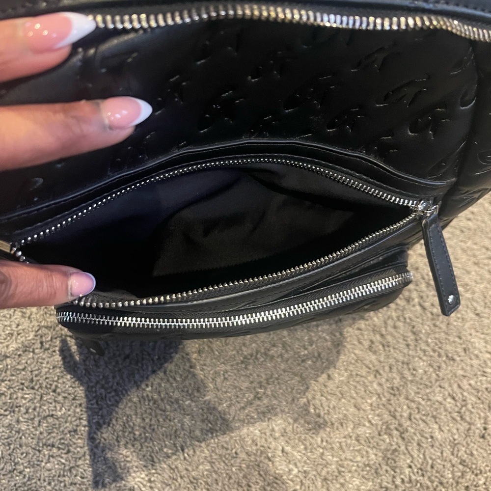 GLAMAHOLIC Monogram Backpack - Picture 6 of 7